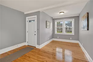 37 Lincoln Ave, Warwick, RI 02888 - Photo 14