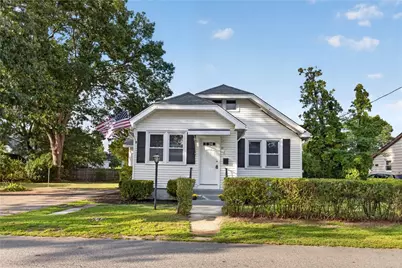 37 Lincoln Avenue, Warwick, RI 02888 - Photo 2