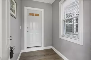 37 Lincoln Ave, Warwick, RI 02888 - Photo 8