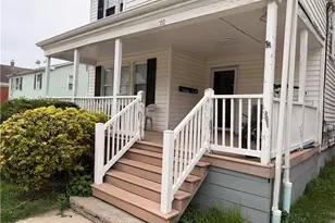 10 Russell Ave, Newport, RI 02840 - Photo 6