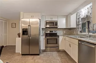 76 Dewey St, Woonsocket, RI 02895 - Photo 4