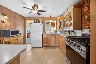 6 Arbeth Ave, Narragansett, RI 02882 - Photo 10