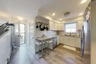 2 E Blvd, Middletown, RI 02842 - Photo 8
