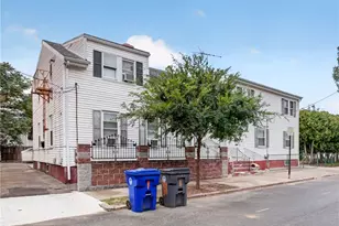 32 Almy St, Providence, RI 02909 - Photo 2