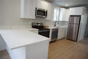 13 Benton St, Providence, RI 02909 - Photo 6