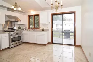 148 Wakefield St, West Warwick, RI 02893 - Photo 10