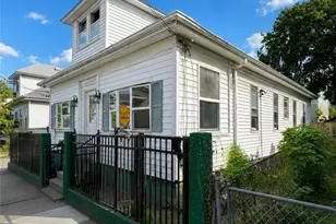 38 Ford St, Providence, RI 02907 - Photo 2