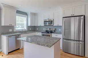 4 Batcheller Ave, Cranston, RI 02920 - Photo 10
