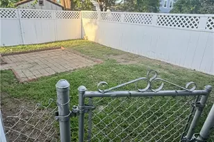 39 Hillview Ave, Providence, RI 02908 - Photo 16