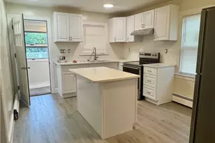 39 Hillview Ave, Providence, RI 02908 - Photo 4