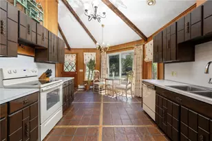 1825 Middle Rd, East Greenwich, RI 02818 - Photo 12