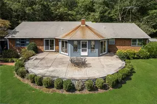 1825 Middle Rd, East Greenwich, RI 02818 - Photo 4