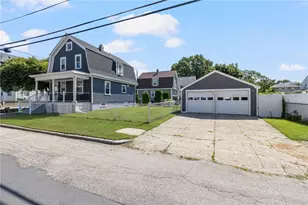 138 Burgess Ave, East Providence, RI 02914 - Photo 4