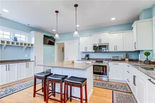 1 Bliss Rd, Newport, RI 02840 - Photo 8