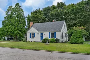 64 King Phillip Dr, North Kingstown, RI 02852 - Photo 2