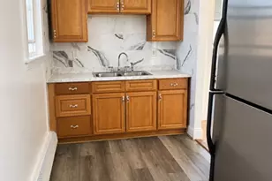 17 Cromwell St, Providence, RI 02907 - Photo 10