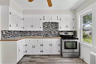 520 Providence St, West Warwick, RI 02893 - Photo 26