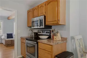 45 Holland St, Newport, RI 02840 - Photo 14