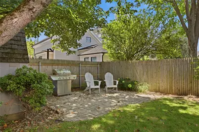 45 Holland Street, Newport, RI 02840 - Photo 16