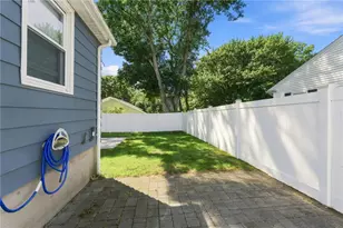 51 Westminster St, Westerly, RI 02891 - Photo 4