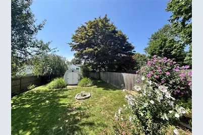 28 Fenner Avenue, Newport, RI 02840 - Photo 2