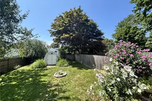 28 Fenner Ave, Newport, RI 02840 - Photo 2