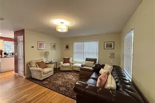 28 Fenner Ave, Newport, RI 02840 - Photo 10