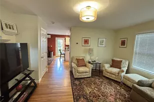 28 Fenner Ave, Newport, RI 02840 - Photo 8