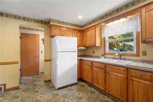 63 Pinecrest Dr, Woonsocket, RI 02895 - Photo 18