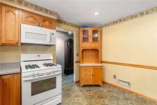 63 Pinecrest Dr, Woonsocket, RI 02895 - Photo 16