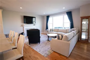 153 Revolution Wy, Middletown, RI 02840 - Photo 12