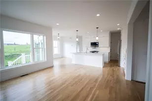 153 Revolution Wy, Middletown, RI 02840 - Photo 8