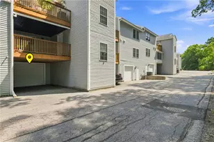 720 Putnam Pike, Smithfield, RI 02828 - Photo 4