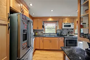 37 Nelson Rd, Cranston, RI 02921 - Photo 4