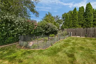 37 Nelson Rd, Cranston, RI 02921 - Photo 46