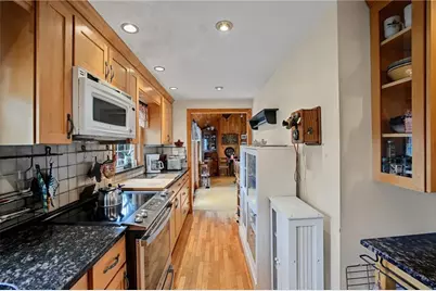 37 Nelson Road, Cranston, RI 02921 - Photo 8