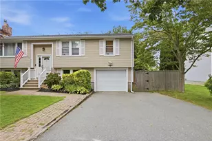 30 Lock Ln, Portsmouth, RI 02871 - Photo 2