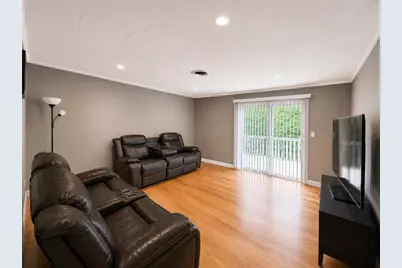 31 Foster Street, Pawtucket, RI 02861 - Photo 8