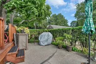 29 E Andrew Comstock Rd, Warwick, RI 02886 - Photo 30