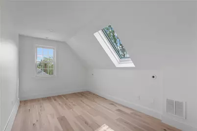 43 Rhode Island Avenue, Newport, RI 02840 - Photo 18