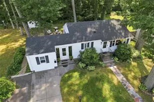 14 Woodhill Dr, Cranston, RI 02920 - Photo 12