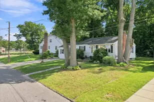 14 Woodhill Dr, Cranston, RI 02920 - Photo 36