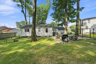 14 Woodhill Dr, Cranston, RI 02920 - Photo 44