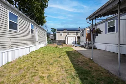 46 Lowell Avenue, Pawtucket, RI 02861 - Photo 12