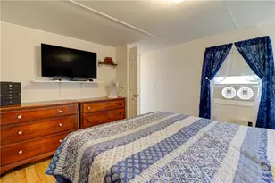 46 Lowell Ave, Pawtucket, RI 02861 - Photo 8