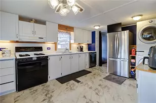 46 Lowell Ave, Pawtucket, RI 02861 - Photo 2