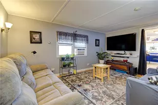 46 Lowell Ave, Pawtucket, RI 02861 - Photo 4