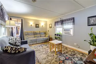 46 Lowell Ave, Pawtucket, RI 02861 - Photo 4