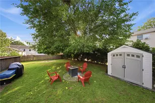 42 Riverview Ave, Pawtucket, RI 02860 - Photo 2