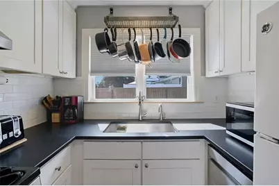 7 Thurston Avenue, Portsmouth, RI 02871 - Photo 14